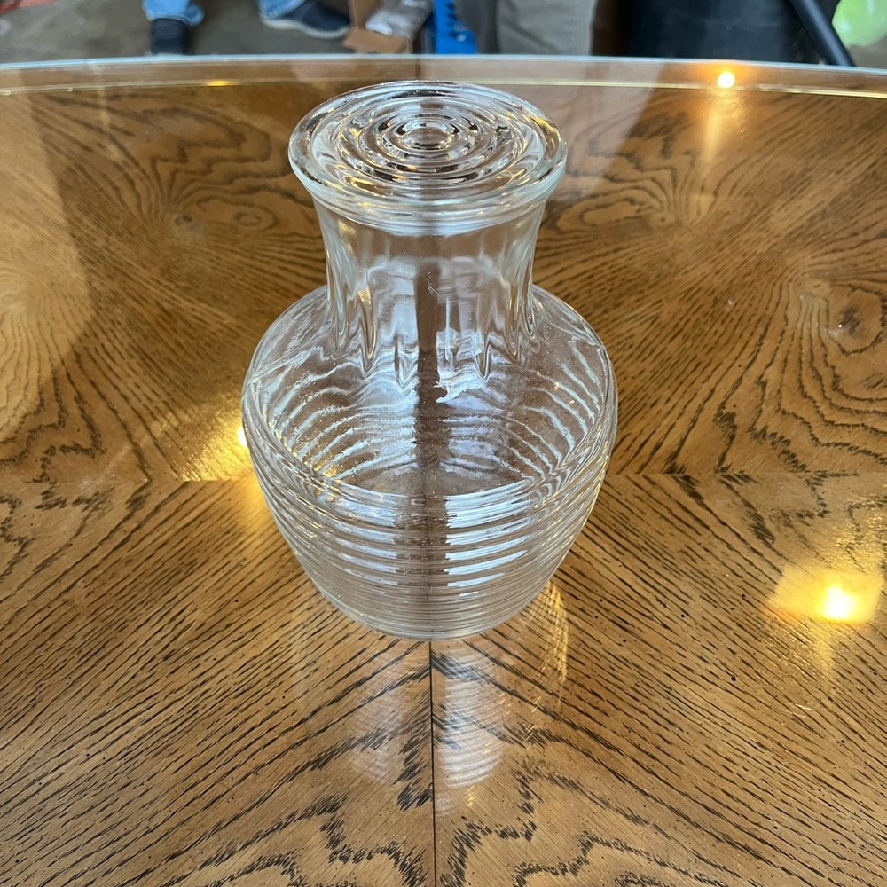 Vintage Anchor Hocking beehive Caraf. Complete with original lid.
